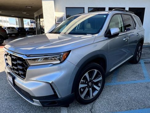 Used 2023 Honda Pilot Elite image 3