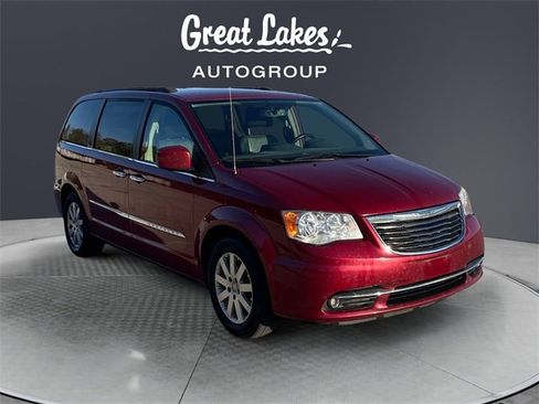 Used 2015 Chrysler Town & Country Touring w/ Driver Convenience Group image 7