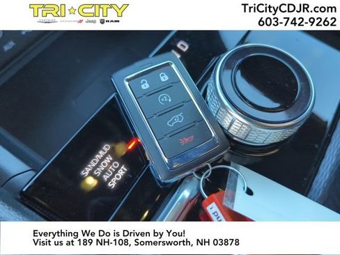 New 2025 Jeep Grand Cherokee Limited image 28