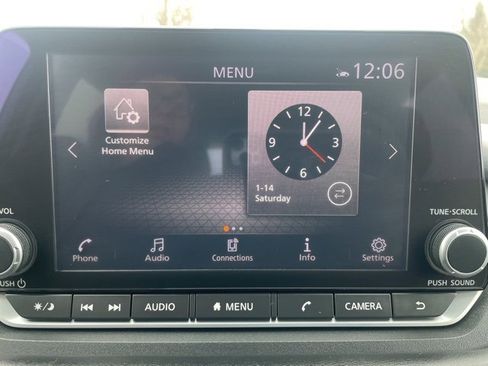 Used 2023 Nissan Rogue SV image 4