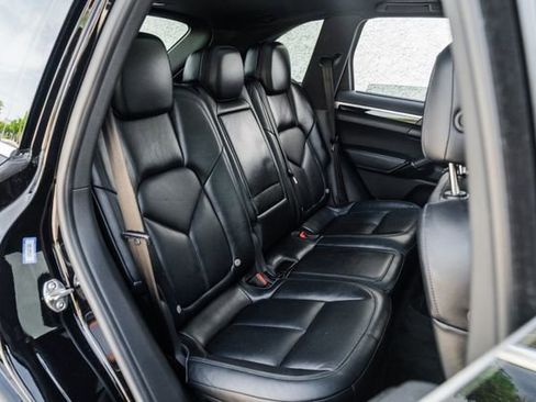 Used 2015 Porsche Cayenne S image 76