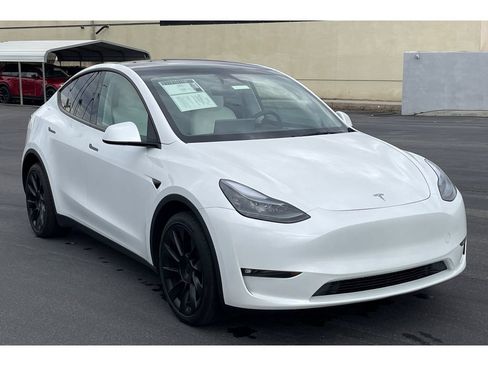 Used 2025 Tesla Model Y Long Range AWD/4WD image 9