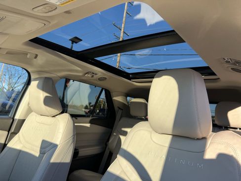 Used 2023 Ford Explorer Platinum w/ Technology Package image 24