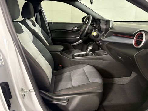 Used 2024 Chevrolet Trax RS w/ Driver Confidence Package image 13