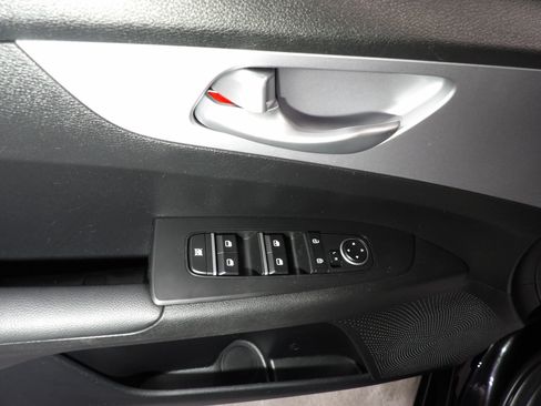 Used 2024 Kia Forte LXS FWD image 8