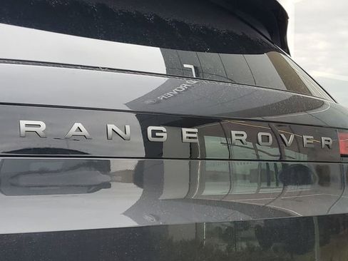 Used 2025 Land Rover Range Rover Sport SE AWD/4WD image 10