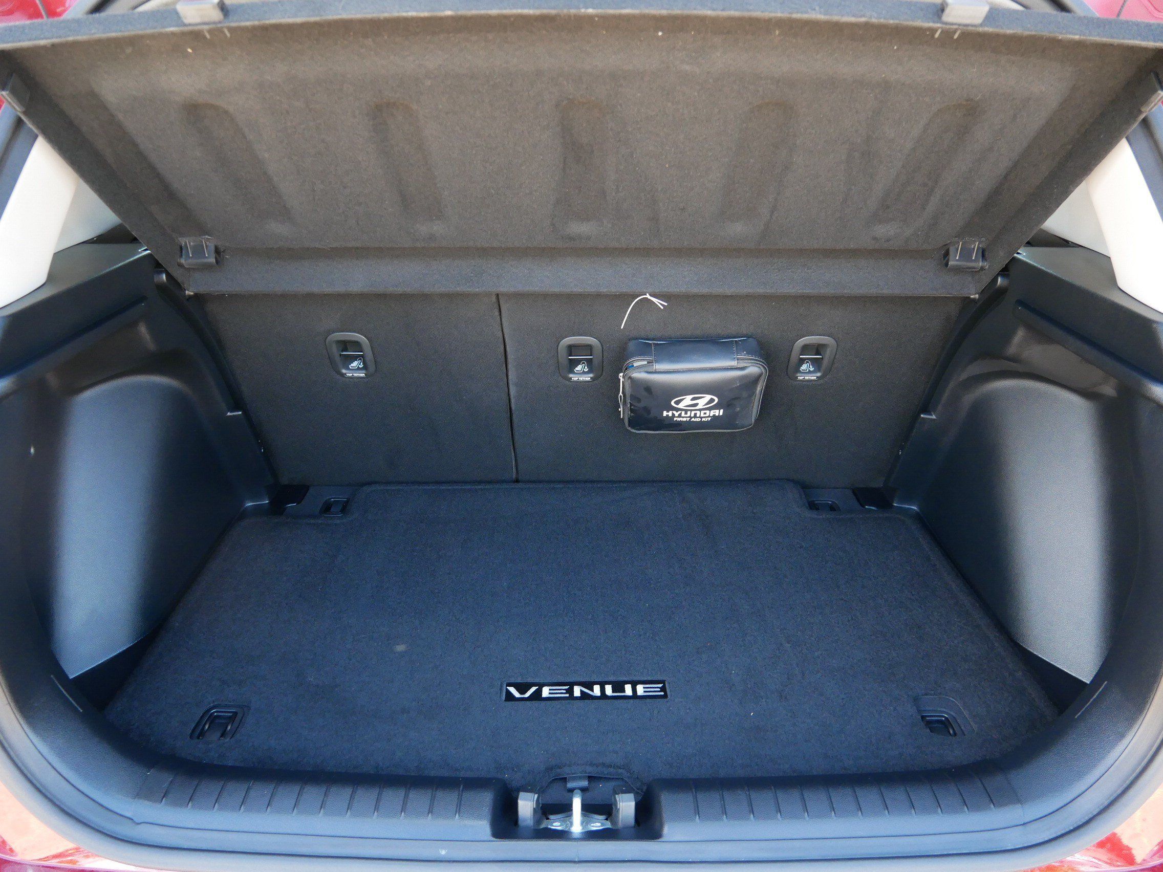 Used 2026 Hyundai Venue SEL FWD image 18