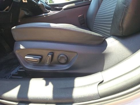 Used 2023 Toyota Camry SE FWD image 15