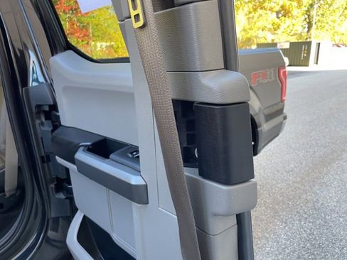 Used 2015 Ford F150 XLT w/ Equipment Group 301A Mid image 11