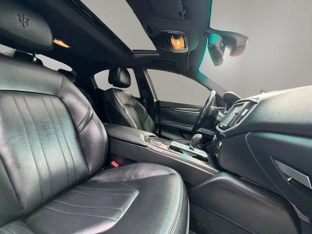 Used 2015 Maserati Ghibli RWD image 15