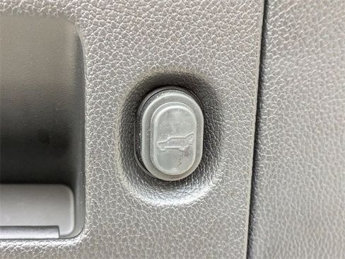 Used 2020 Cadillac Escalade ESV Premium Luxury image 13