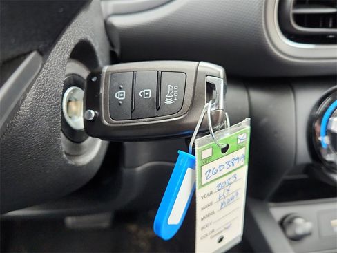 Used 2023 Hyundai Kona SE image 29