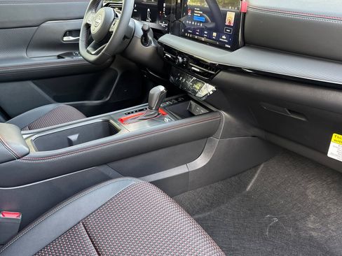 New 2026 Nissan Kicks SR image 13