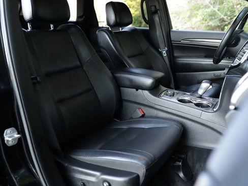 Used 2019 Jeep Grand Cherokee Limited AWD/4WD image 32