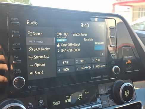 Used 2021 Toyota Highlander XLE AWD/4WD image 17