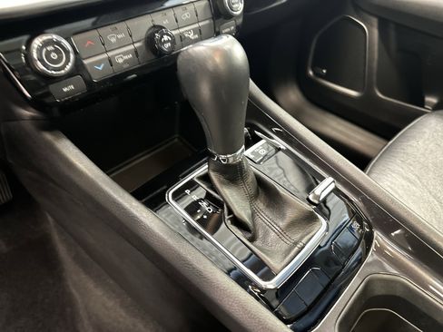 Used 2022 Jeep Compass Latitude w/ Sun and Sound Group image 30