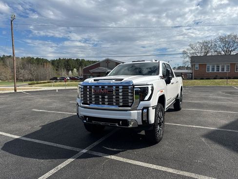 Used 2025 GMC Sierra 2500 Denali w/ Denali Reserve Package image 14