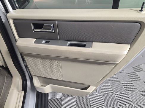 Used 2012 Ford Expedition XLT w/ Leather Seating Pkg image 18