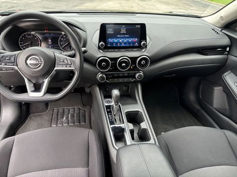 Used 2025 Nissan Sentra SV FWD image 28