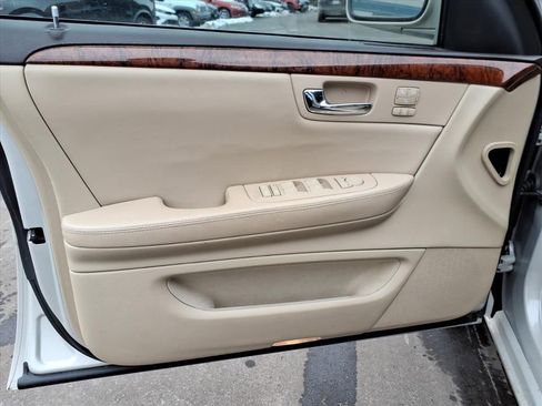 Used 2007 Cadillac DTS Luxury I w/ Trunk Convenience Package image 12