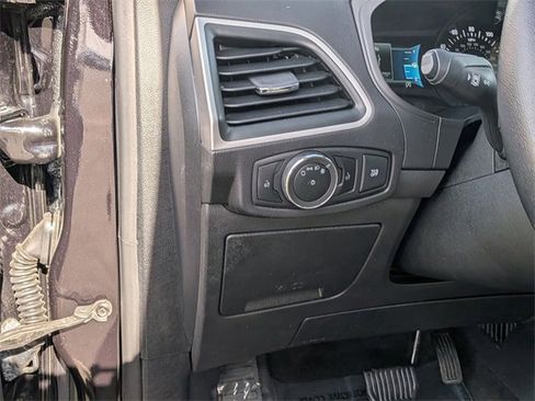 Used 2024 Ford Edge SEL image 15