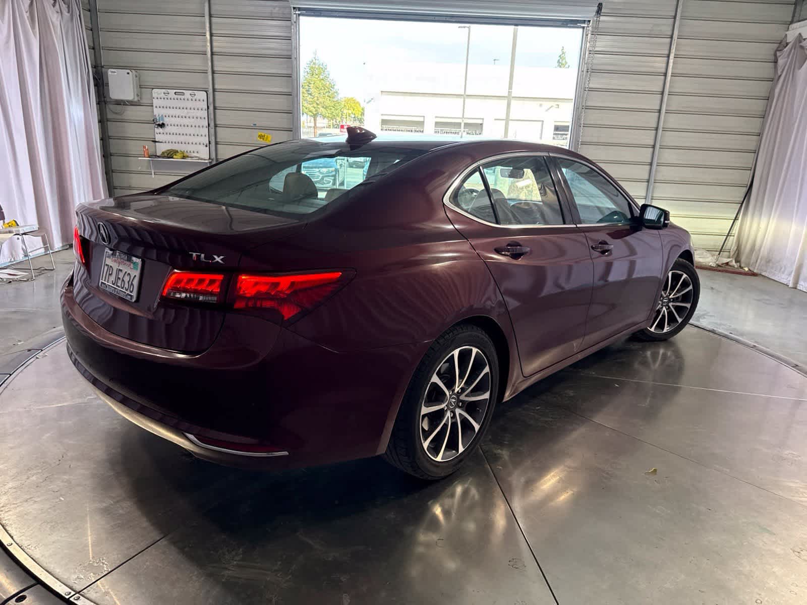 Used 2015 Acura TLX w/ Technology Package FWD image 4