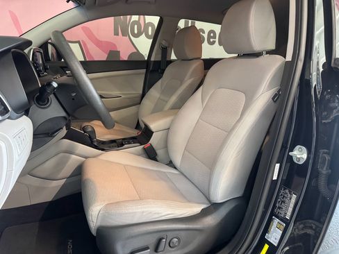 Used 2019 Hyundai Tucson Value FWD image 17