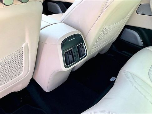 Used 2020 Maserati Levante GranLusso image 18