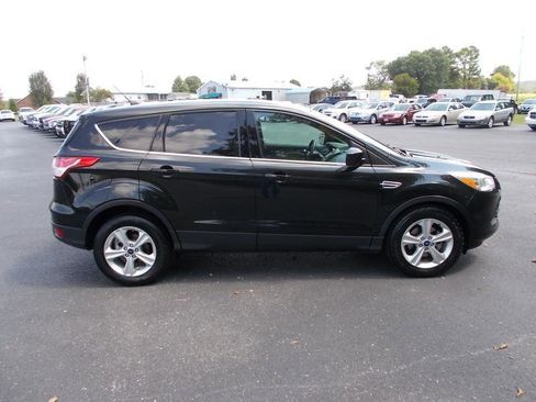 Used 2015 Ford Escape SE image 12