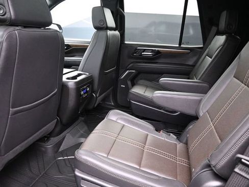 Used 2025 Chevrolet Tahoe High Country w/ Sun And Tow Package AWD/4WD image 16