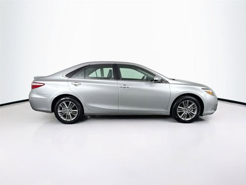 Used 2017 Toyota Camry SE image 9