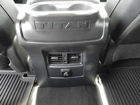 Used 2018 Nissan Titan SL w/ Chrome Package image 25