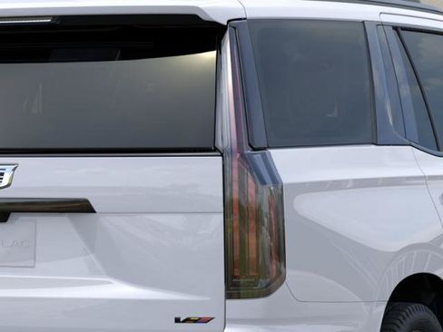 New 2026 Cadillac Escalade V w/ LPO, ONYX Package AWD/4WD image 11