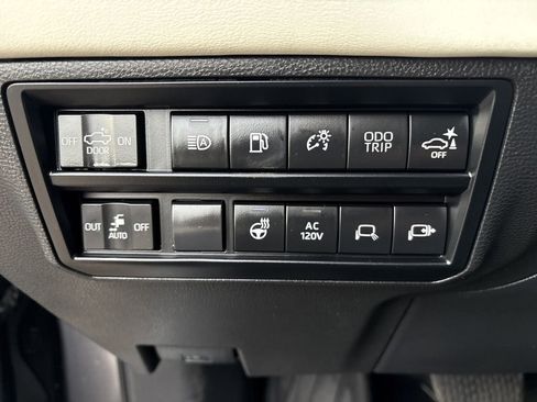 Used 2023 Toyota Tundra Capstone image 13