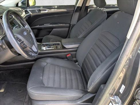 Used 2018 Ford Fusion SE FWD image 15