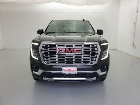 Used 2025 GMC Yukon XL Denali AWD/4WD image 3