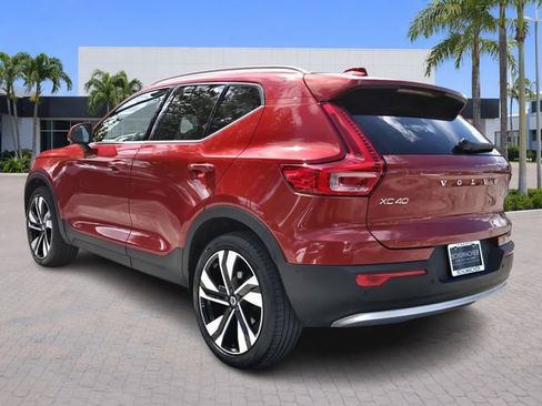Used 2024 Volvo XC40 B5 Plus AWD/4WD image 5