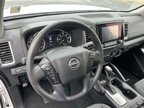 Certified 2024 Nissan Frontier SV image 11