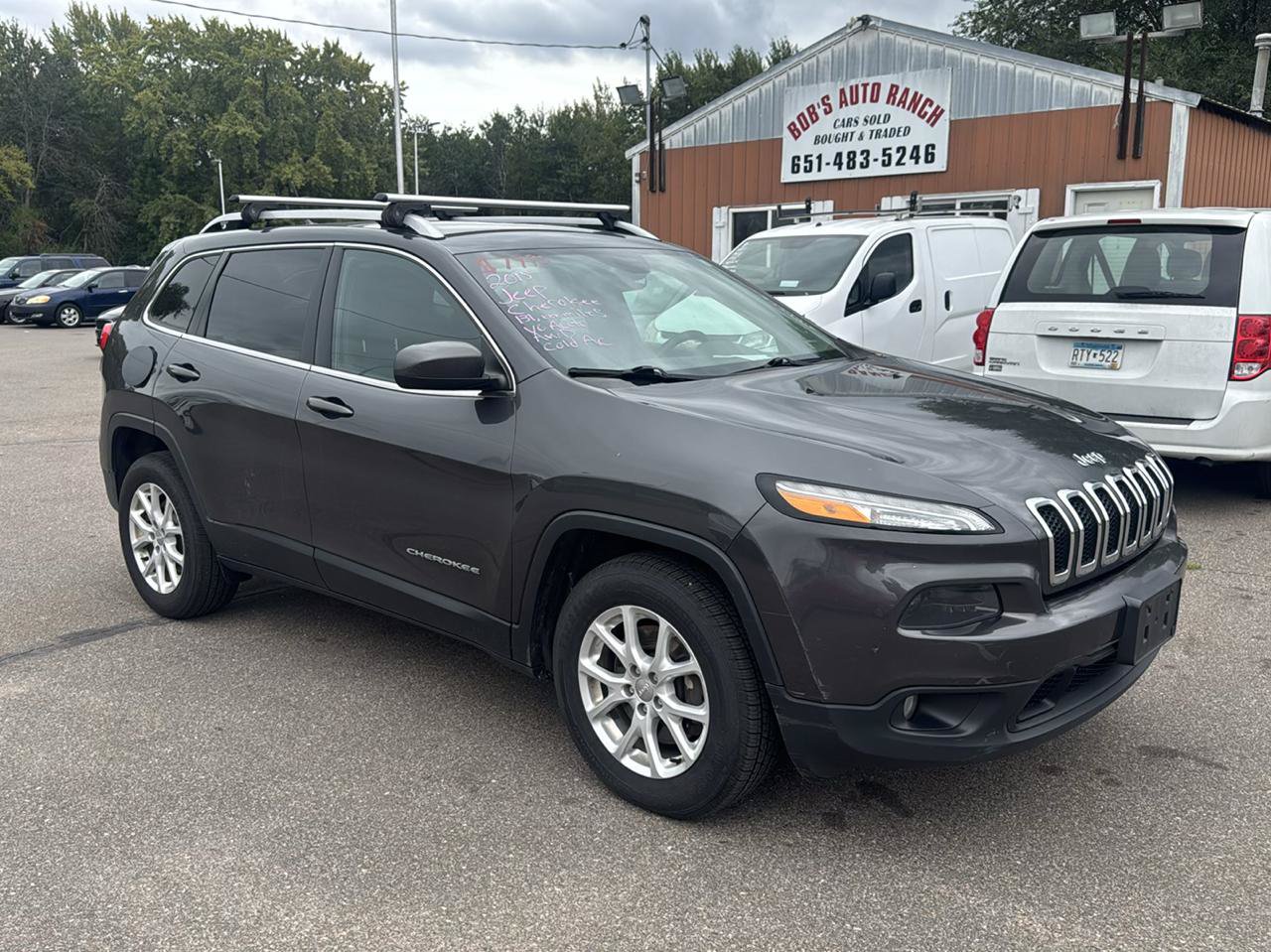 Used 2015 Jeep Cherokee Latitude w/ Cold Weather Group AWD/4WD image 3