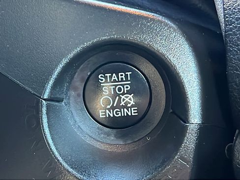 Certified 2022 Jeep Renegade Altitude w/ Sun/Sound Group image 17