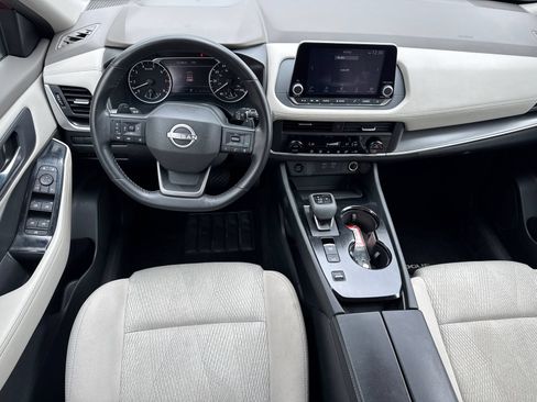Used 2025 Nissan Rogue SV FWD image 23