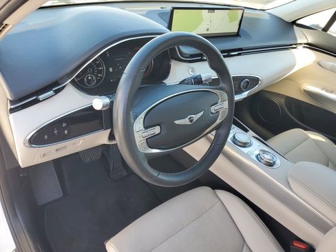 Used 2023 Genesis GV70 2.5T w/ Select Package AWD/4WD image 12