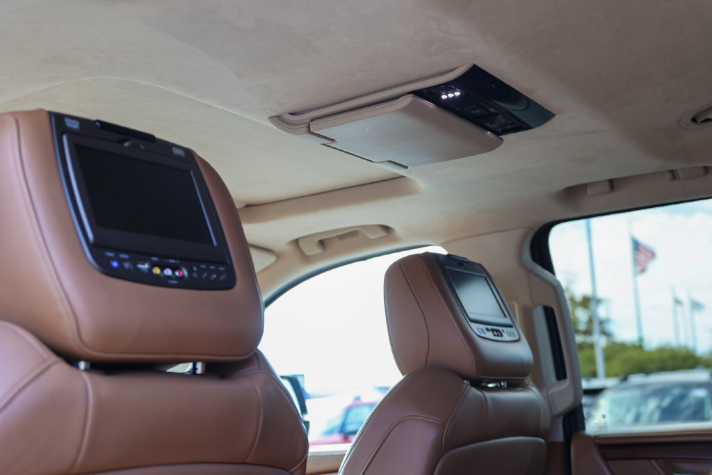Used 2015 Cadillac Escalade Platinum AWD/4WD image 36