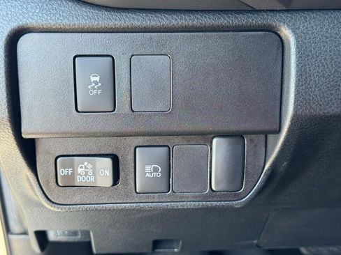 Used 2023 Toyota Tacoma SR5 AWD/4WD image 22