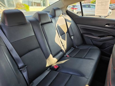 Used 2024 Nissan Altima 2.5 SR FWD image 12