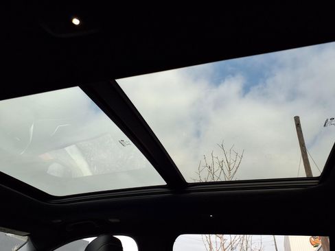 Used 2025 Jeep Grand Cherokee L Limited image 9