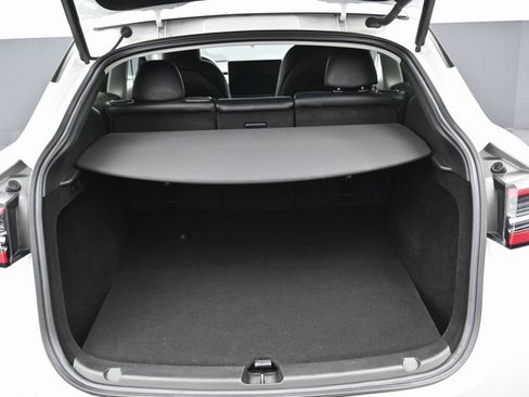 Used 2023 Tesla Model Y Long Range image 14