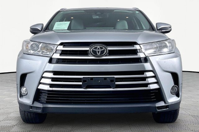 Used 2017 Toyota Highlander XLE AWD/4WD image 2