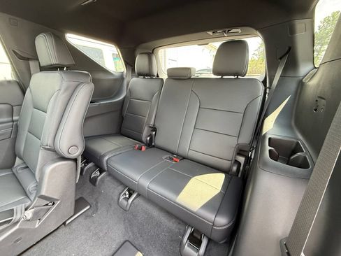 New 2026 Chevrolet Traverse LT w/ Sun and Wheel Package AWD/4WD image 28