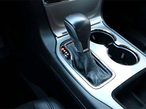 Used 2020 Jeep Grand Cherokee Altitude image 23